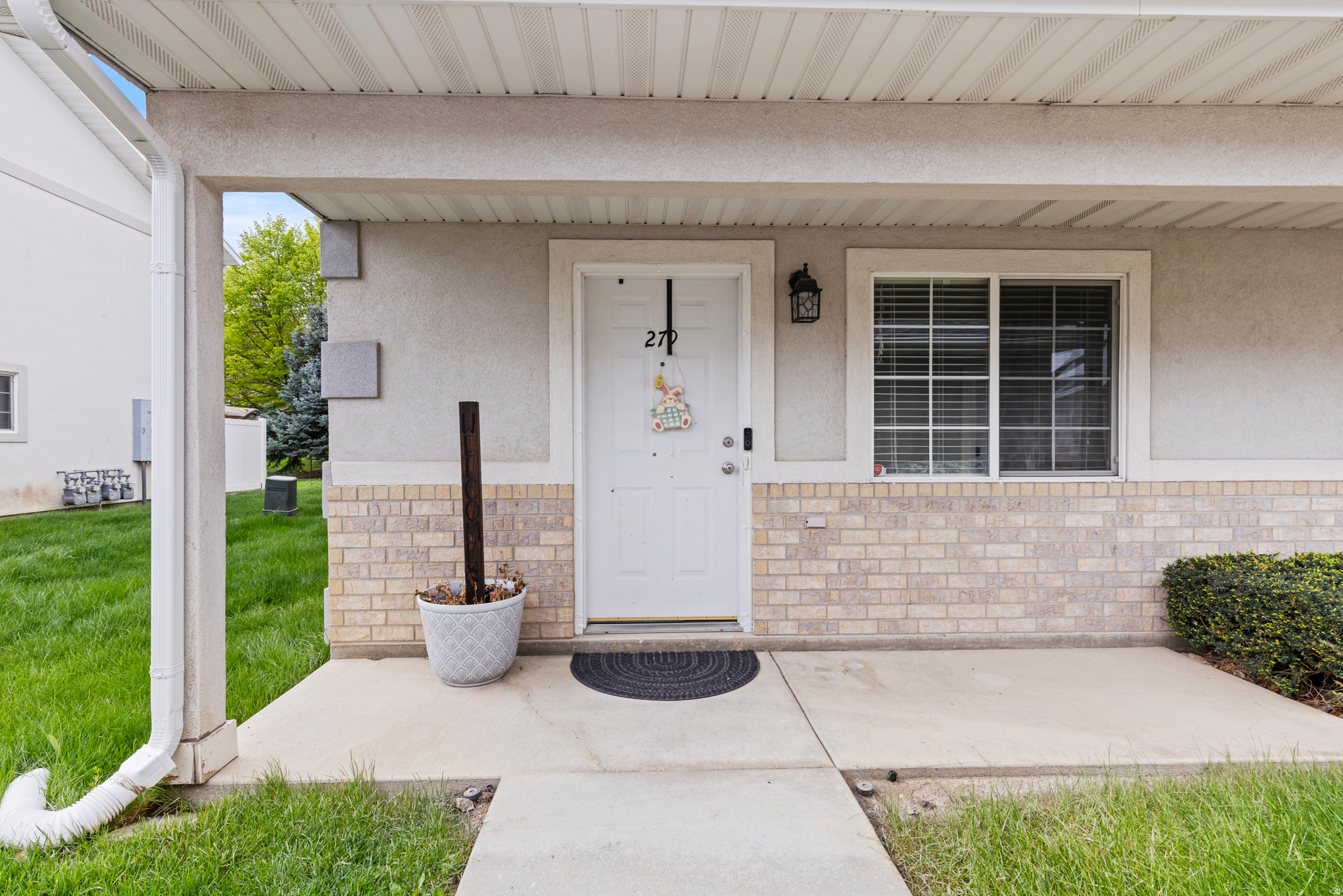 BLACKHAWK TOWNHOUSES - Residential