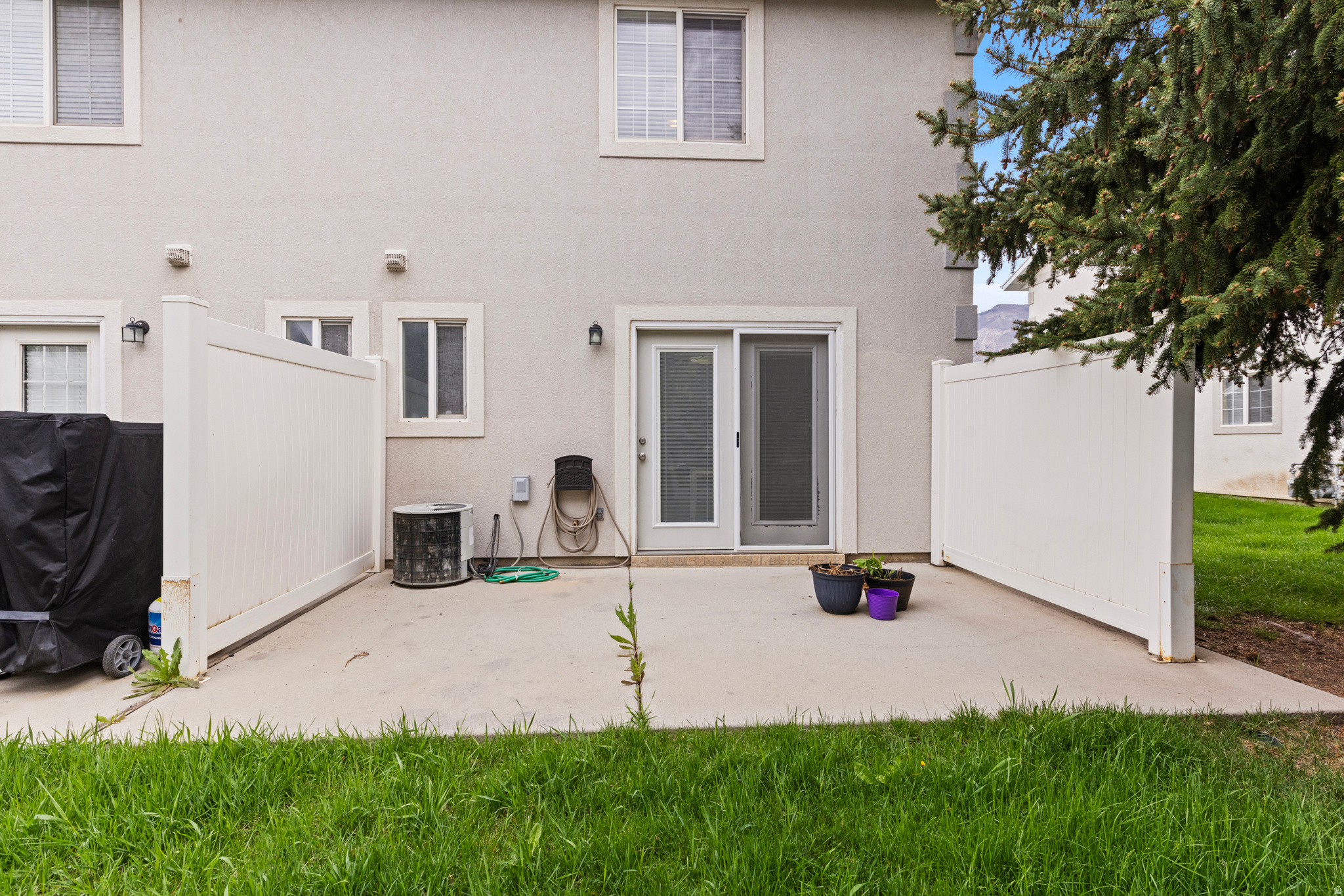 BLACKHAWK TOWNHOUSES - Residential