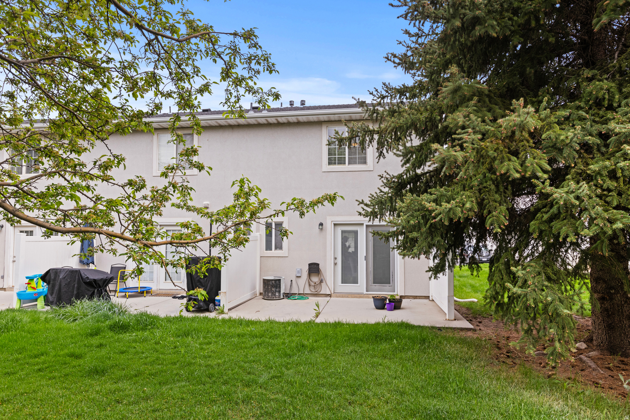 BLACKHAWK TOWNHOUSES - Residential