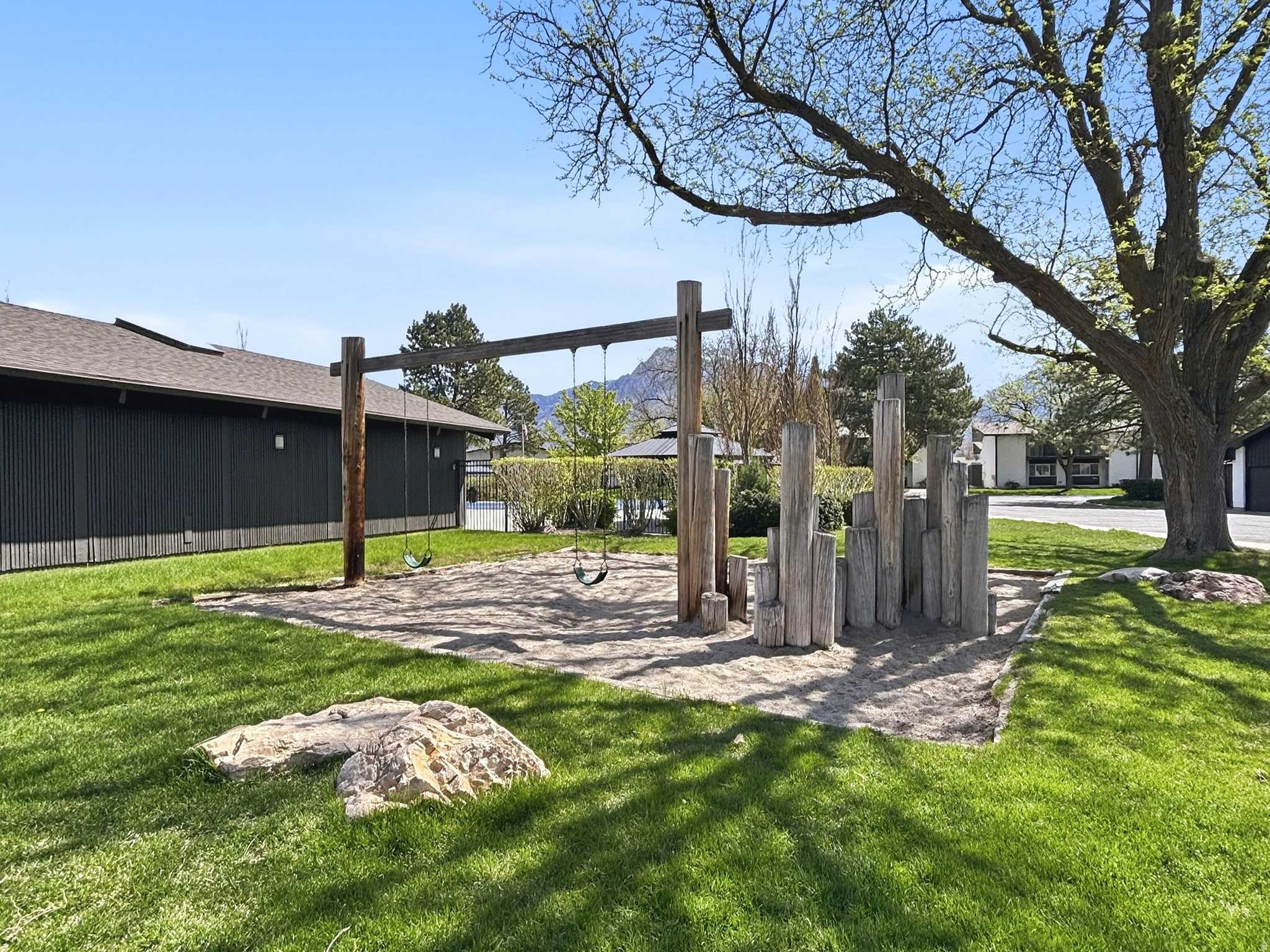 THREE FOUNTAINS EAST - Residential