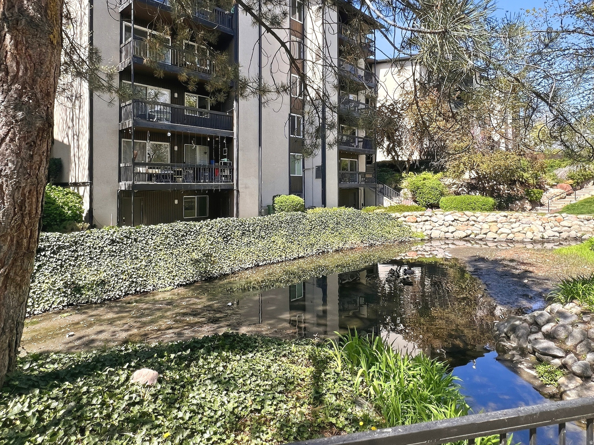 THREE FOUNTAINS EAST - Residential