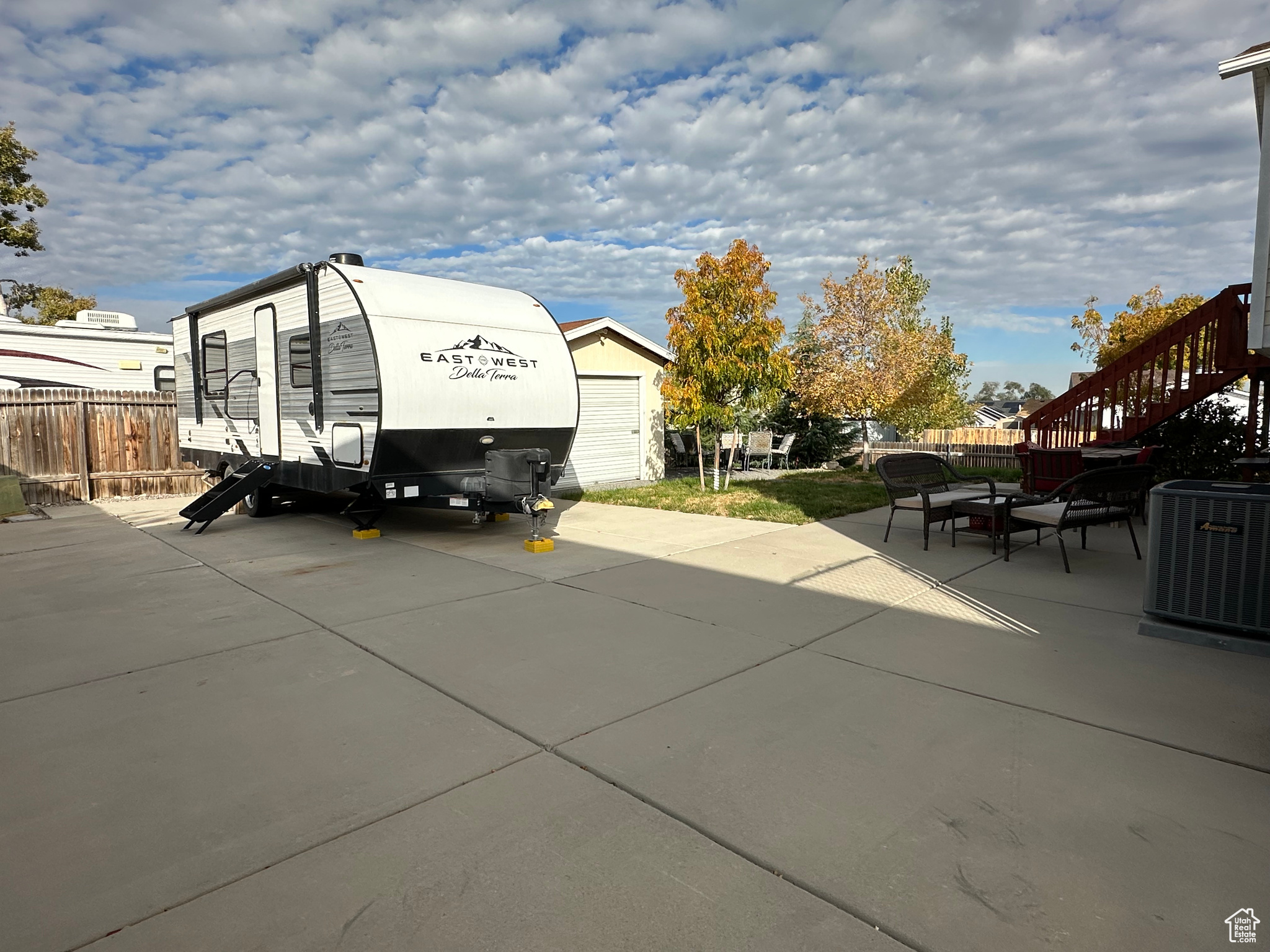 REVELLA PARK - Residential