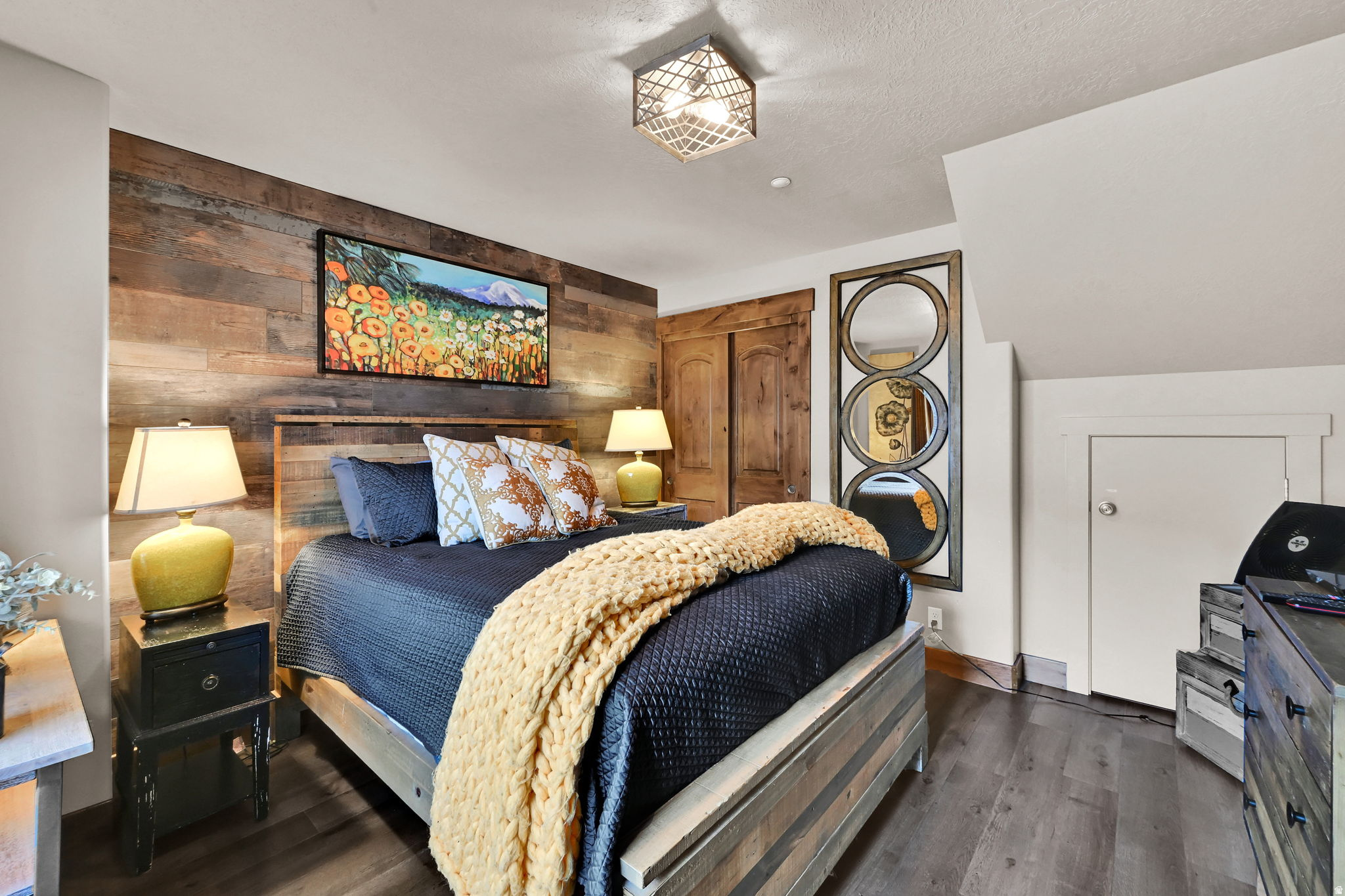 MOOSE HOLLOW CONDOMI - Residential