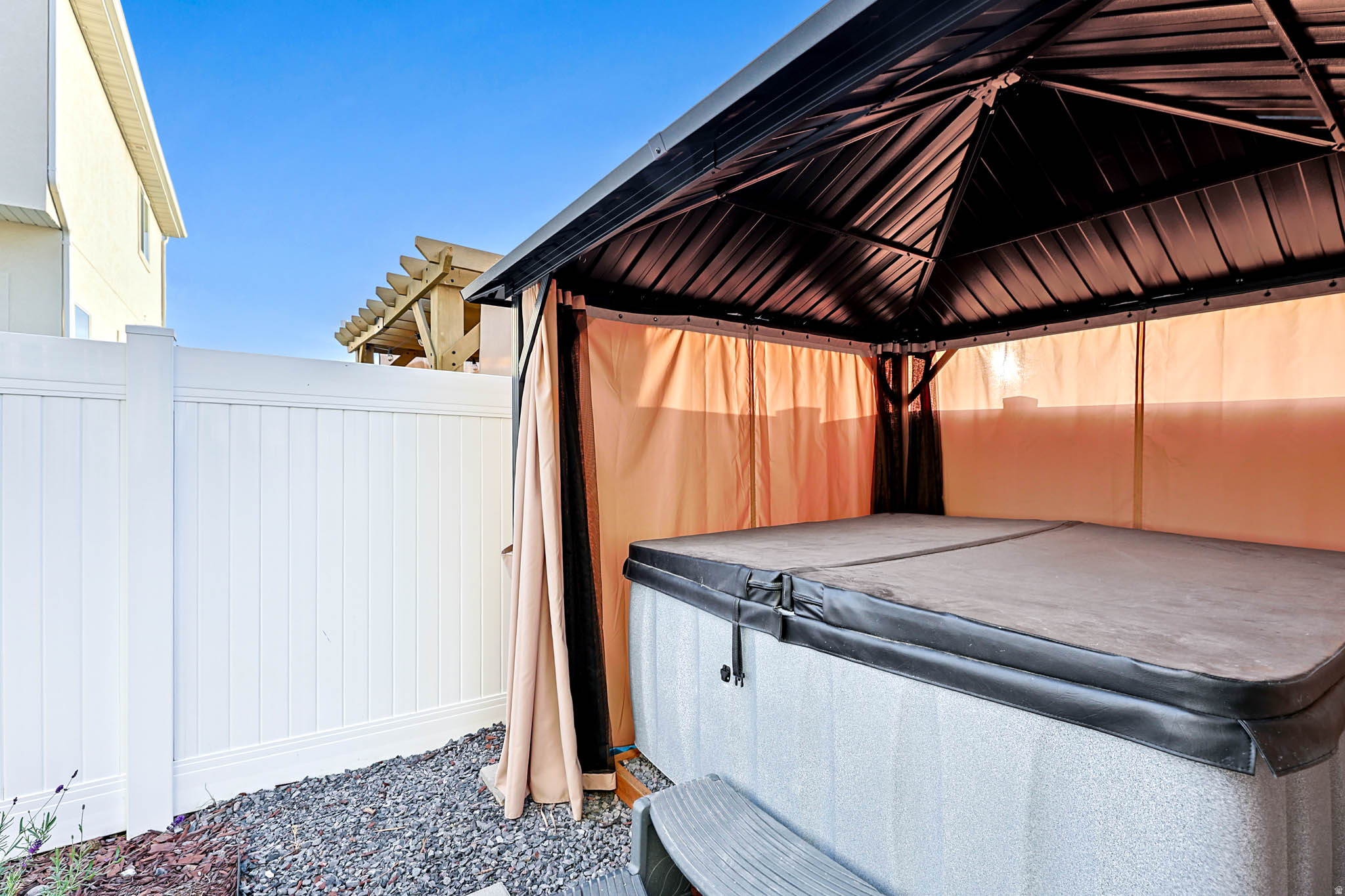 SILVERLAKE - Residential