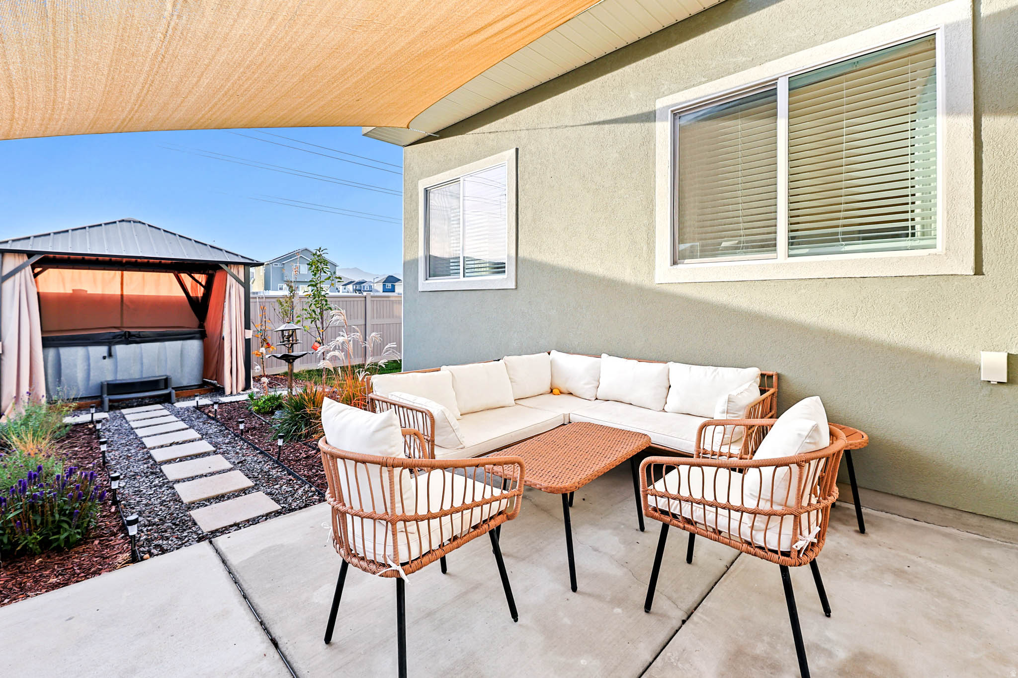 SILVERLAKE - Residential