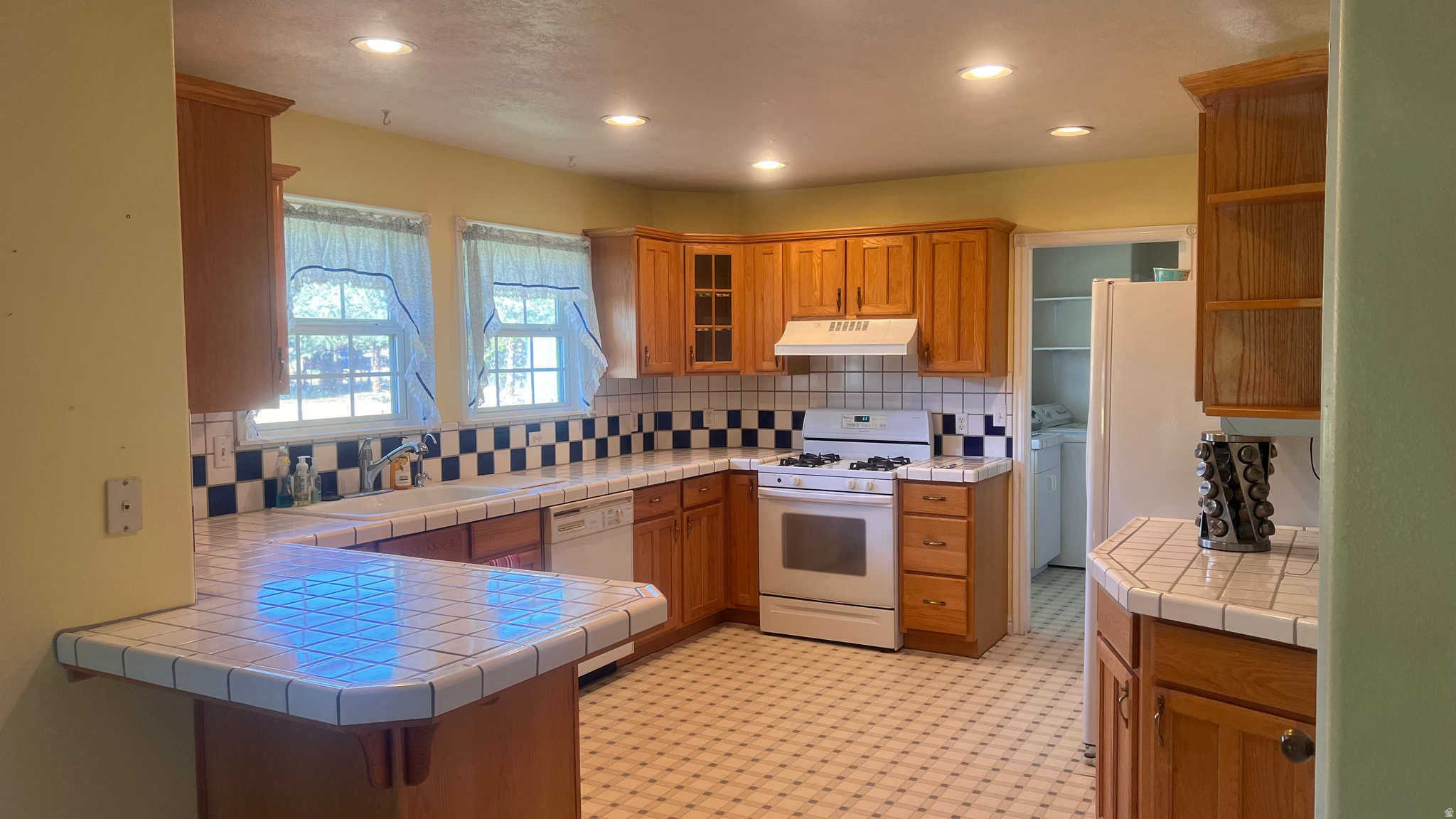 TOQUERVILLE TOWNSITE - Residential