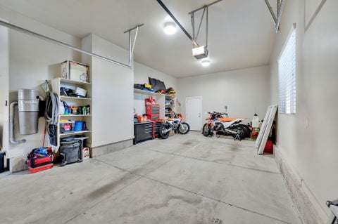 Tiny photo for 686 WELLINGTON DR, Kaysville, UT 84037 (MLS # 2178469)