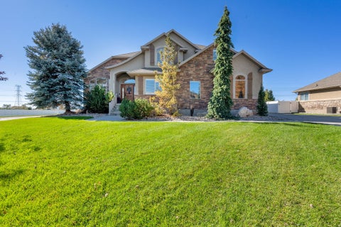 Tiny photo for 686 WELLINGTON DR, Kaysville, UT 84037 (MLS # 2178469)