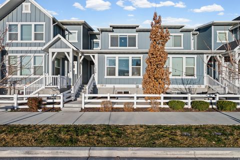 Townhouse For Sale - 11536 S Old Cedar Dr<br/> South Jordan, UT 84095