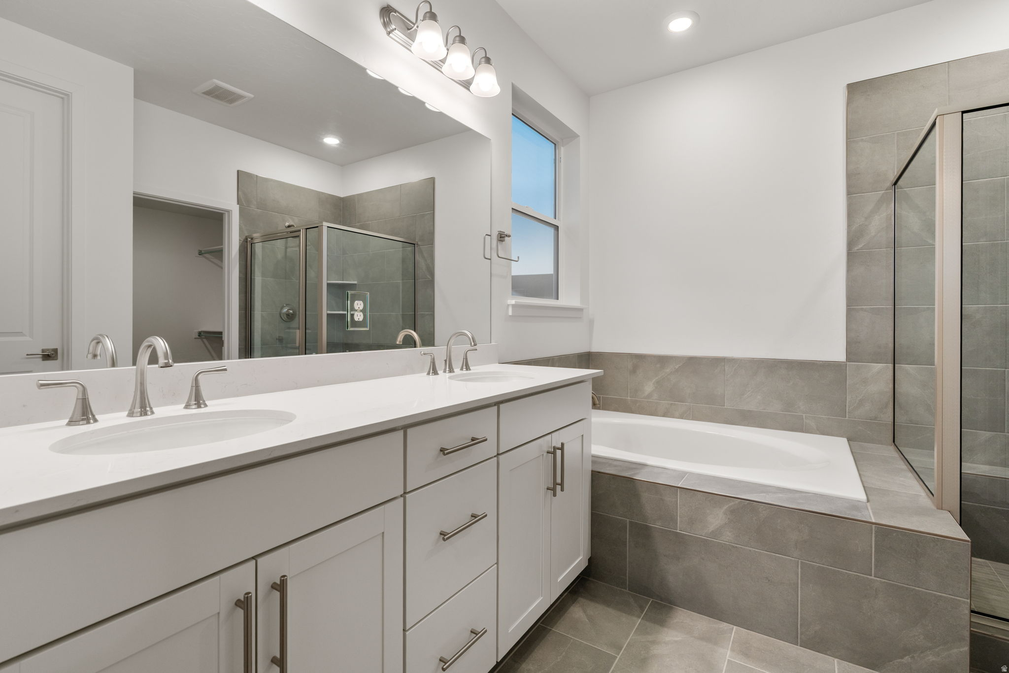 HERON HILLS - Residential