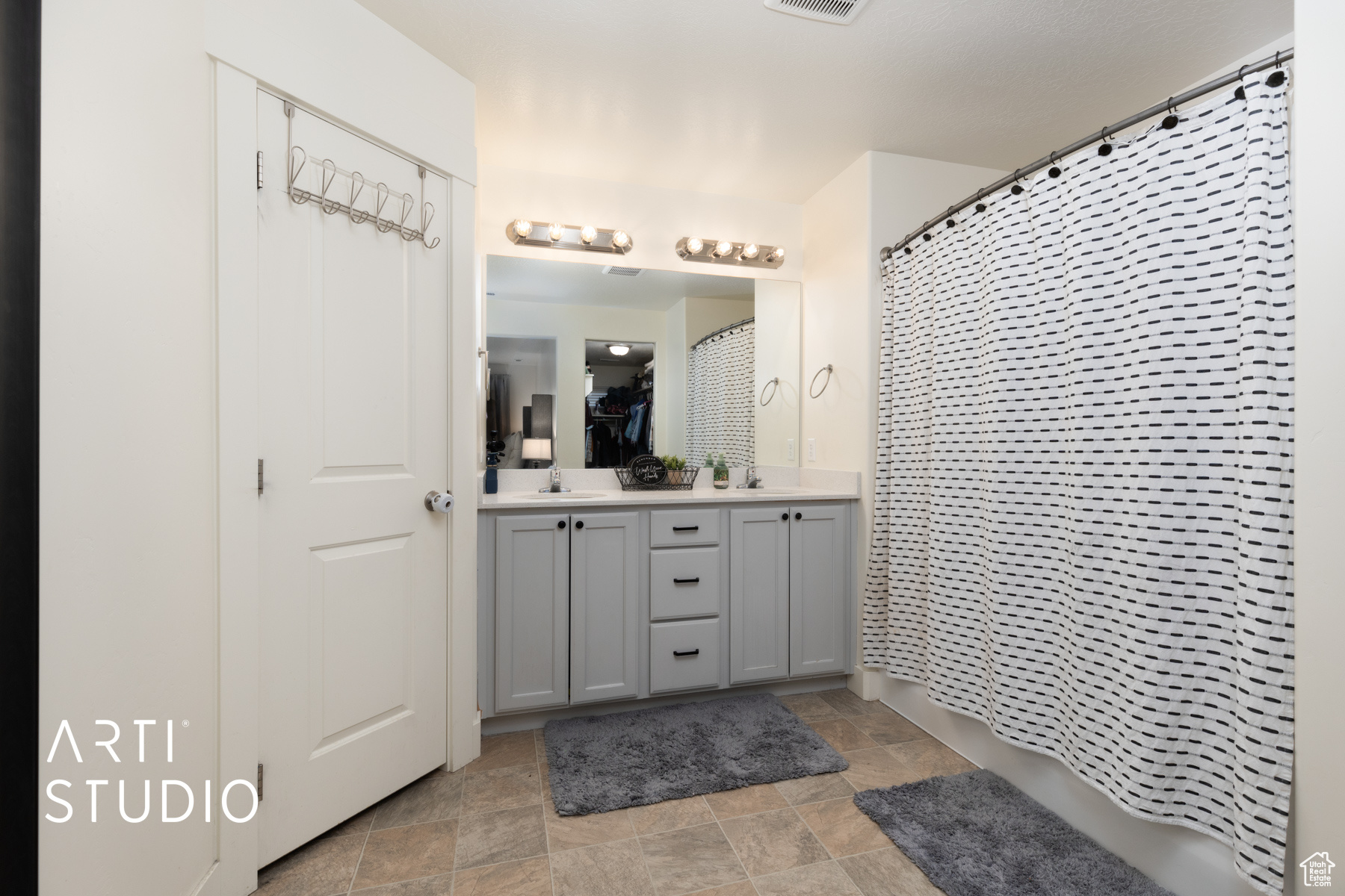 SUMMIT RIDGE - Residential