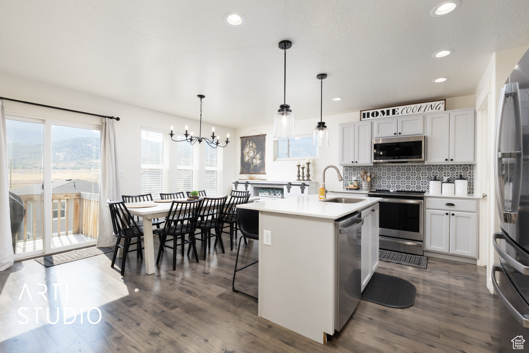 SUMMIT RIDGE - Residential