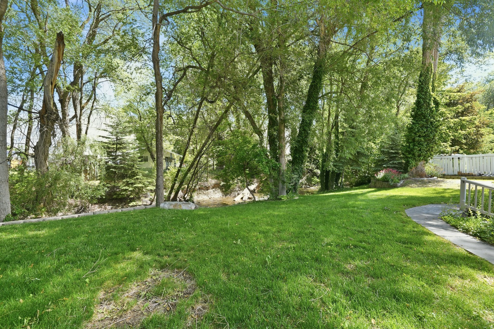 COUNTRY SPRINGS - Residential