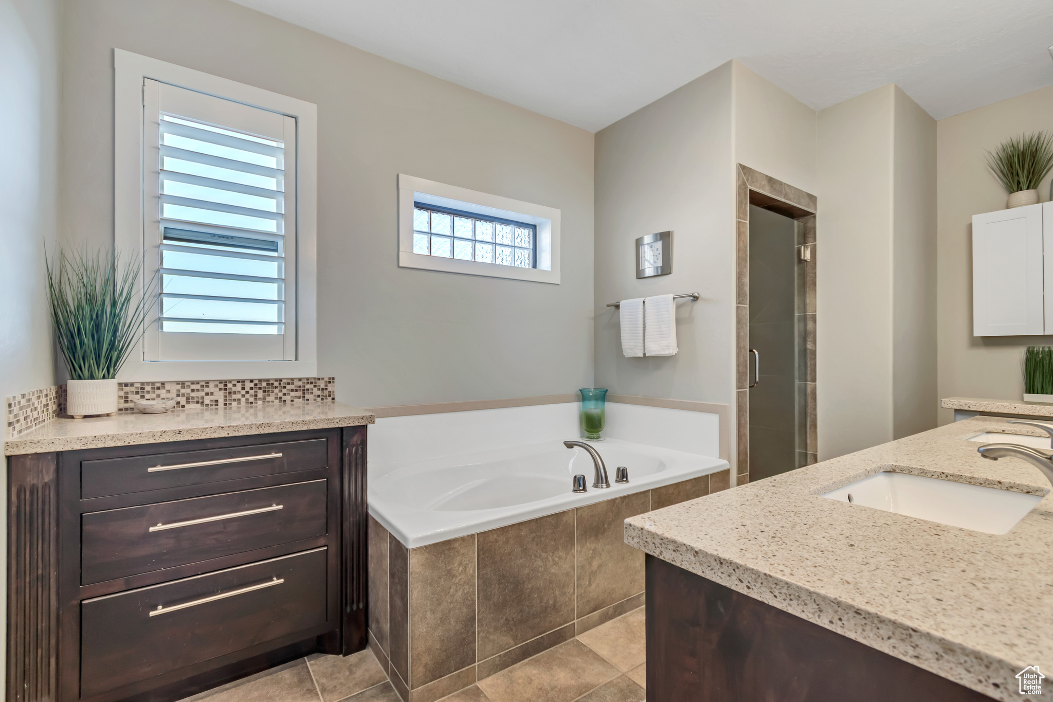 SEARLE MEADOWS - Residential