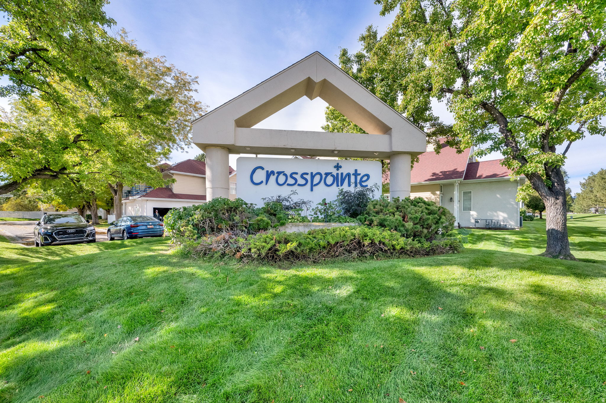 CROSSPOINTE - Residential