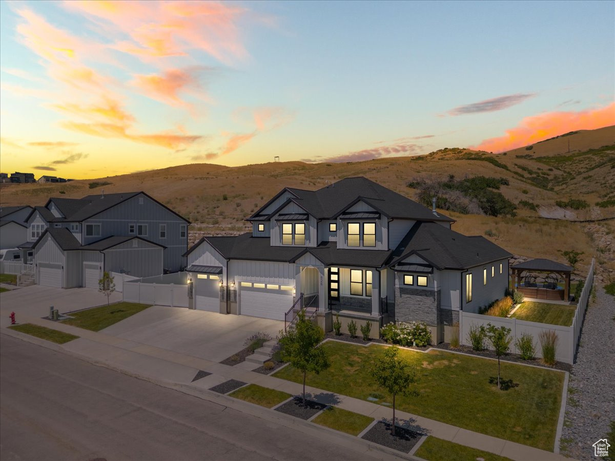 CANYON HILLS - Residential