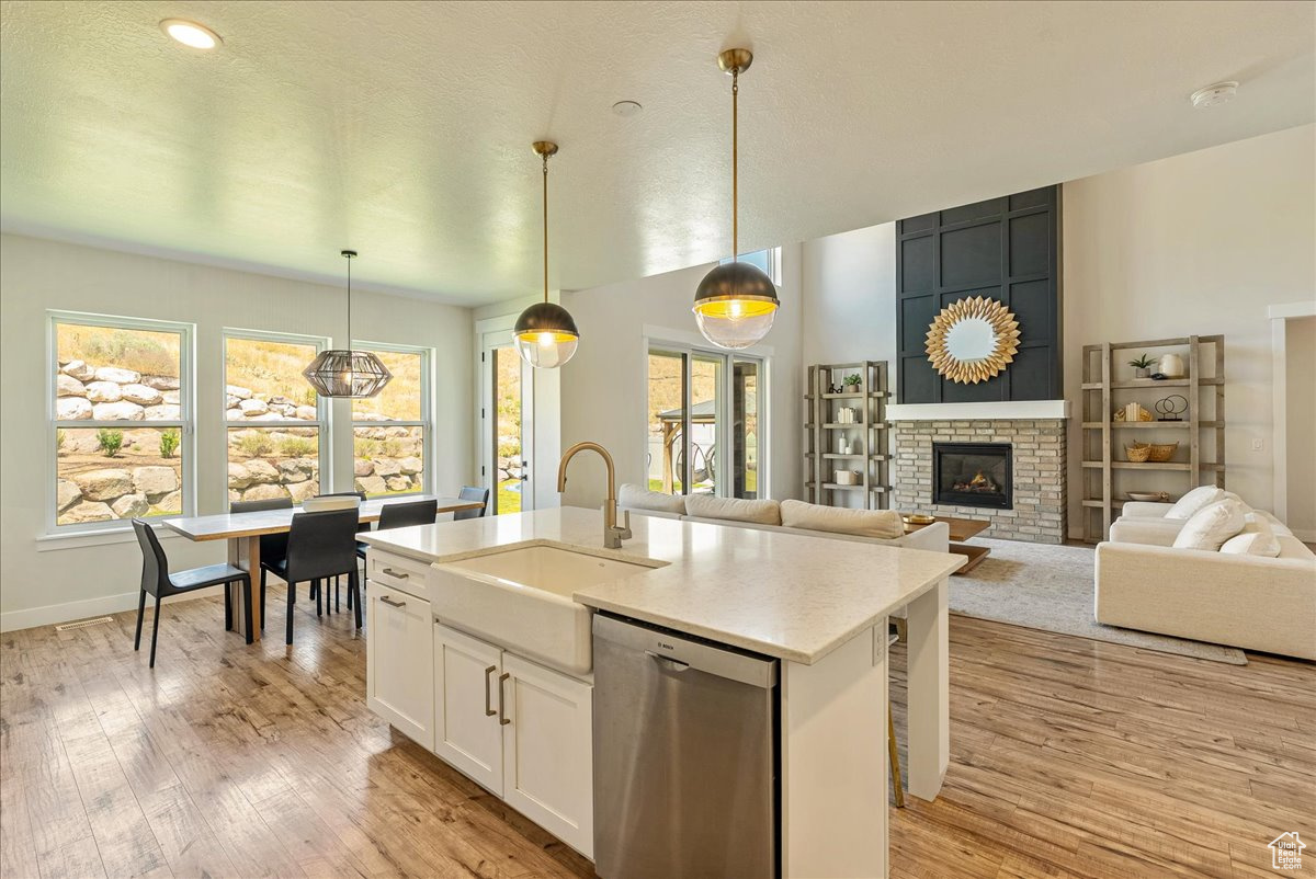 CANYON HILLS - Residential