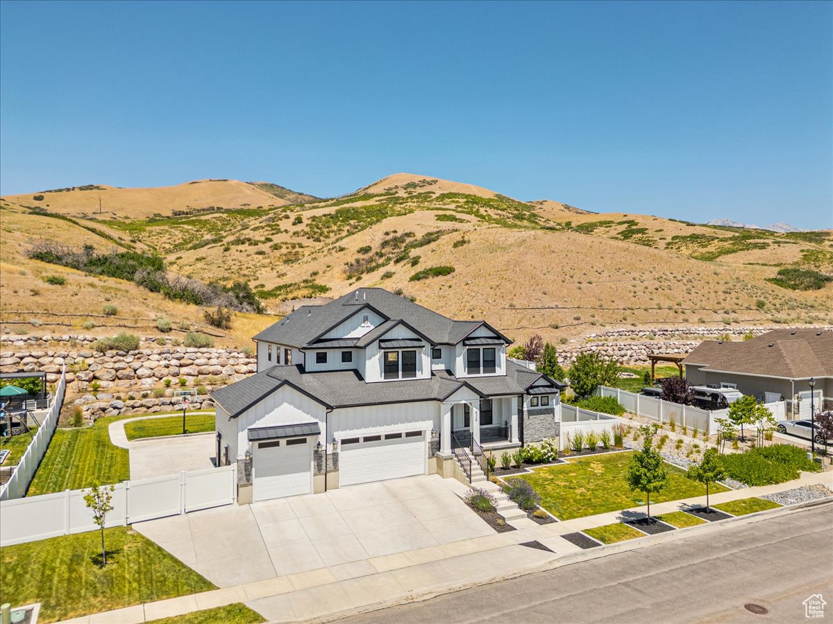 CANYON HILLS - Residential