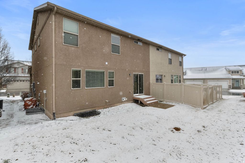 Photo of 2738 W COTTONWOOD DR, Lehi, UT 84048 (MLS # 2138013)
