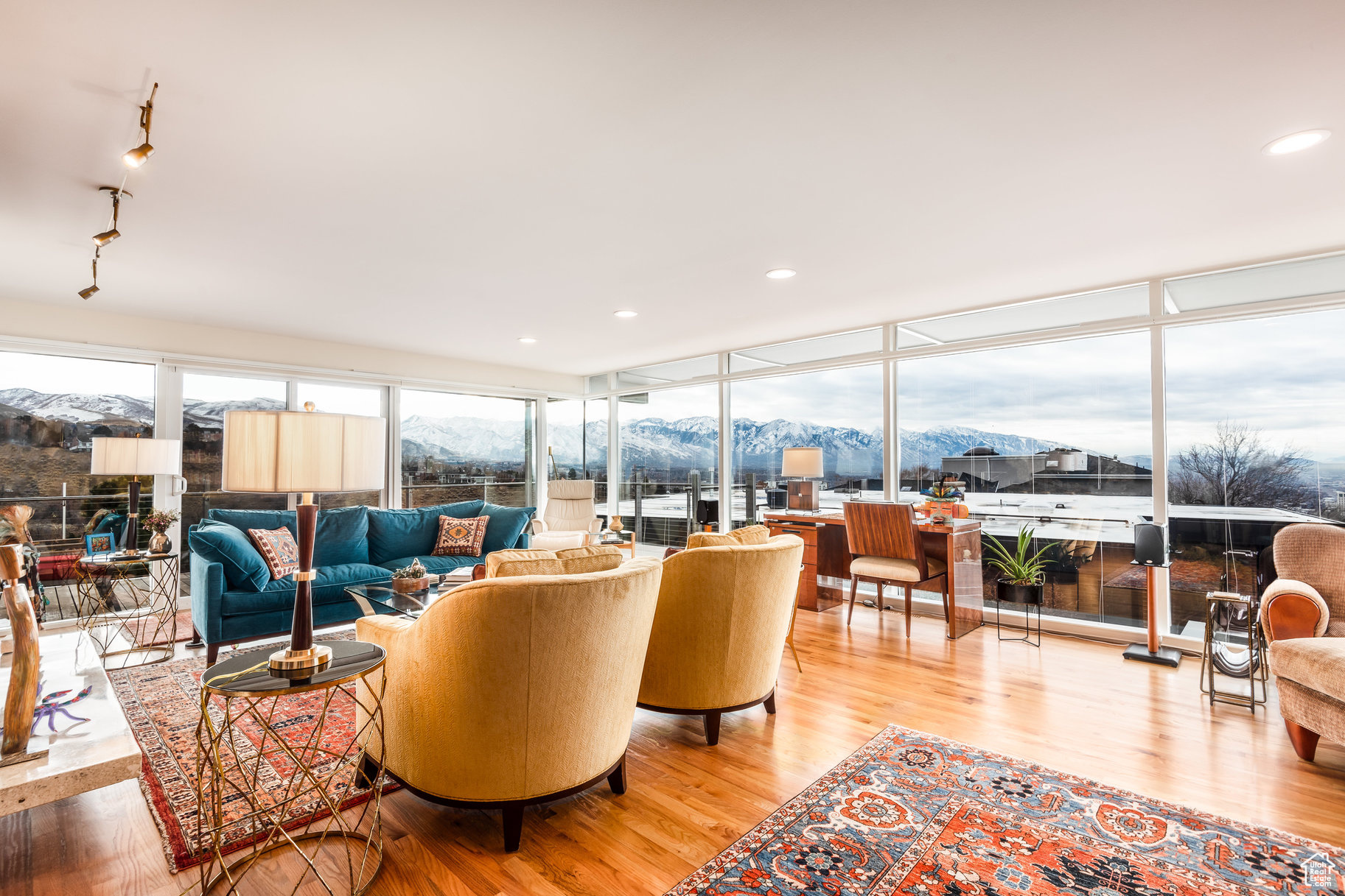 ENSIGN DOWNS - Residential