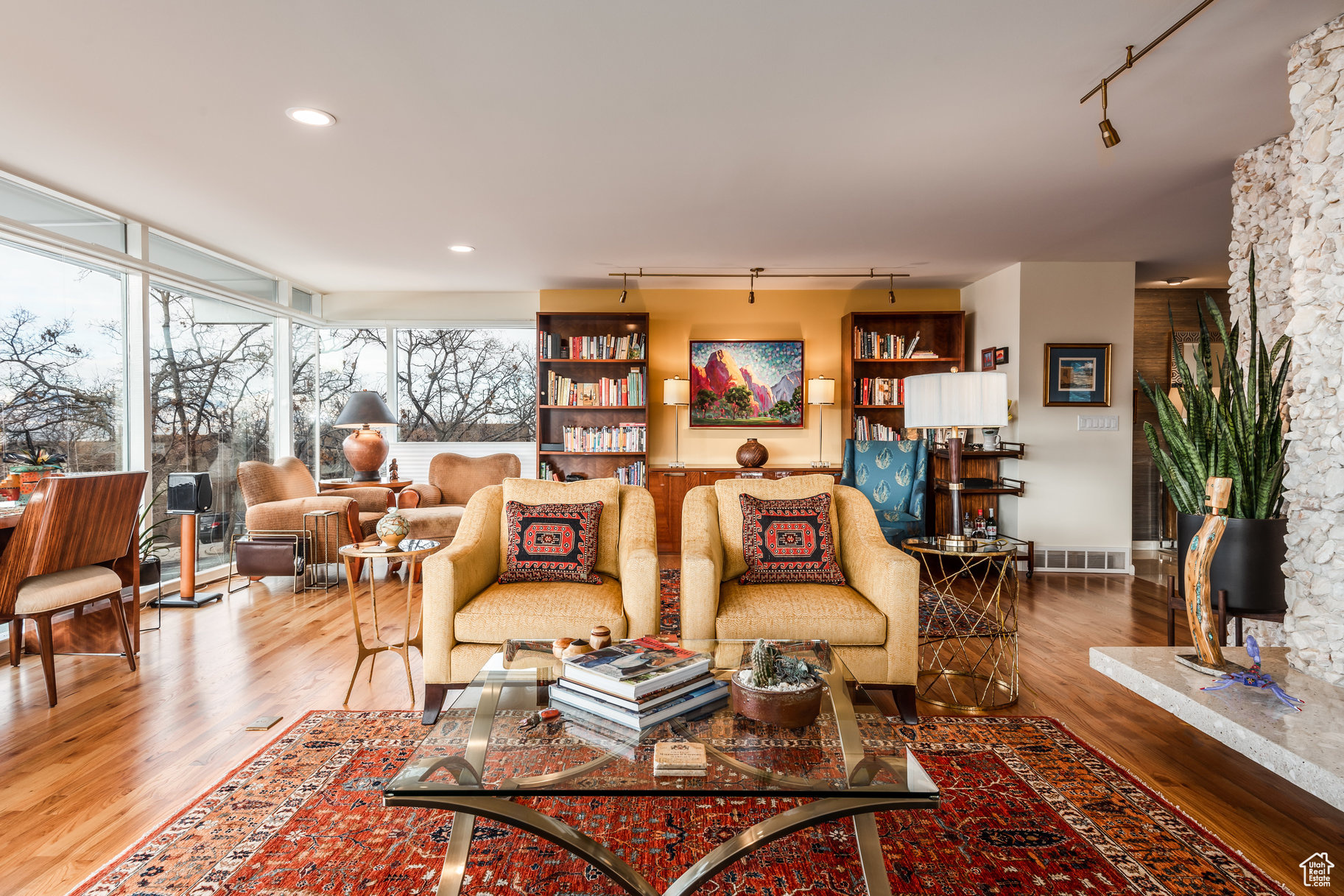 ENSIGN DOWNS - Residential