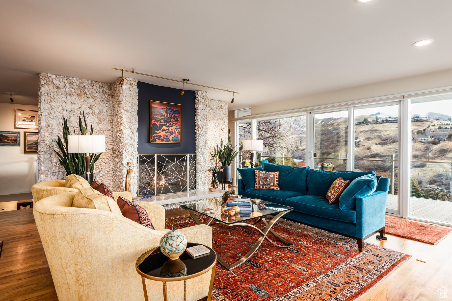 ENSIGN DOWNS - Residential