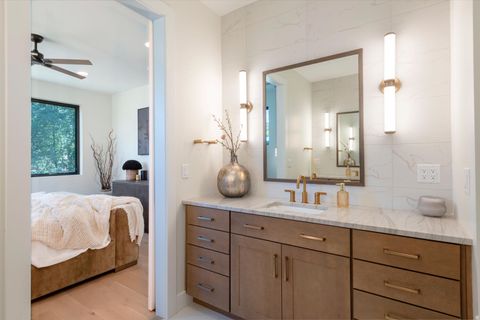 Tiny photo for 4445 S HOLLADAY PARK LN, Holladay, UT 84124 (MLS # 2134442)