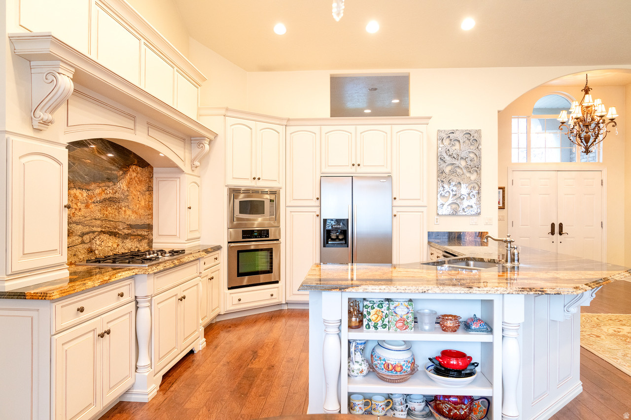 COUNTRY SPRINGS - Residential