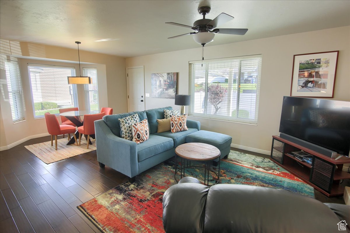 South Ogden, Utah 84405, United States, 3 Bedrooms Bedrooms, ,3 BathroomsBathrooms,Residential,Active,233343