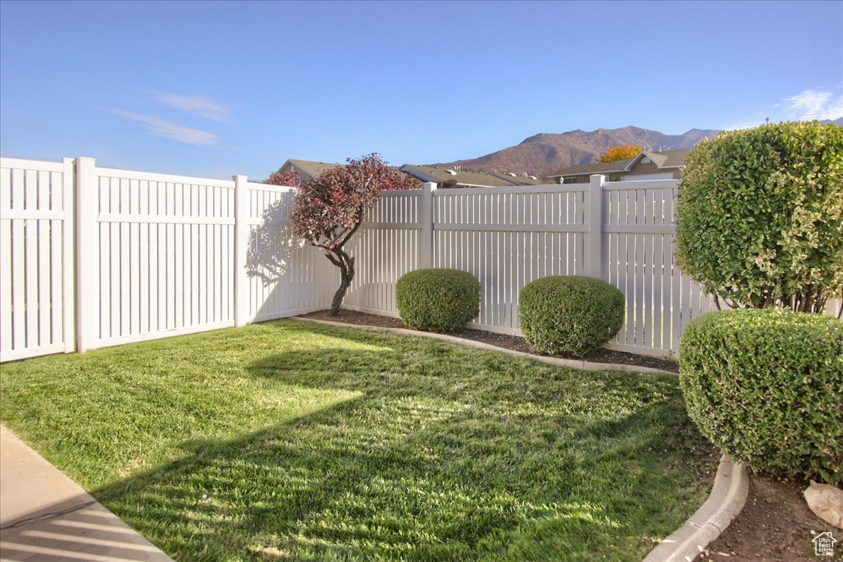 South Ogden, Utah 84405, United States, 3 Bedrooms Bedrooms, ,3 BathroomsBathrooms,Residential,Active,233343