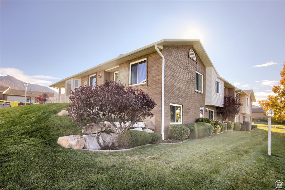 South Ogden, Utah 84405, United States, 3 Bedrooms Bedrooms, ,3 BathroomsBathrooms,Residential,Active,233343