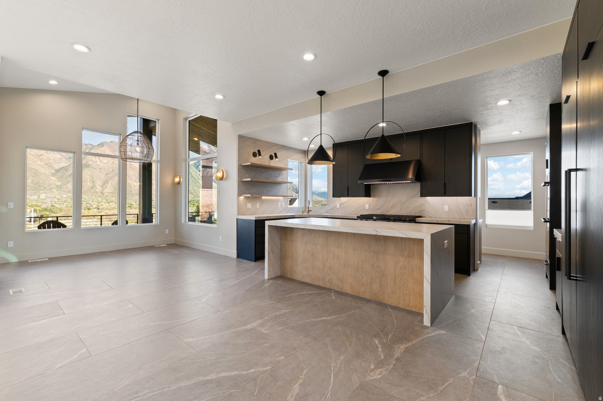 ALPINE VIEW - Residential