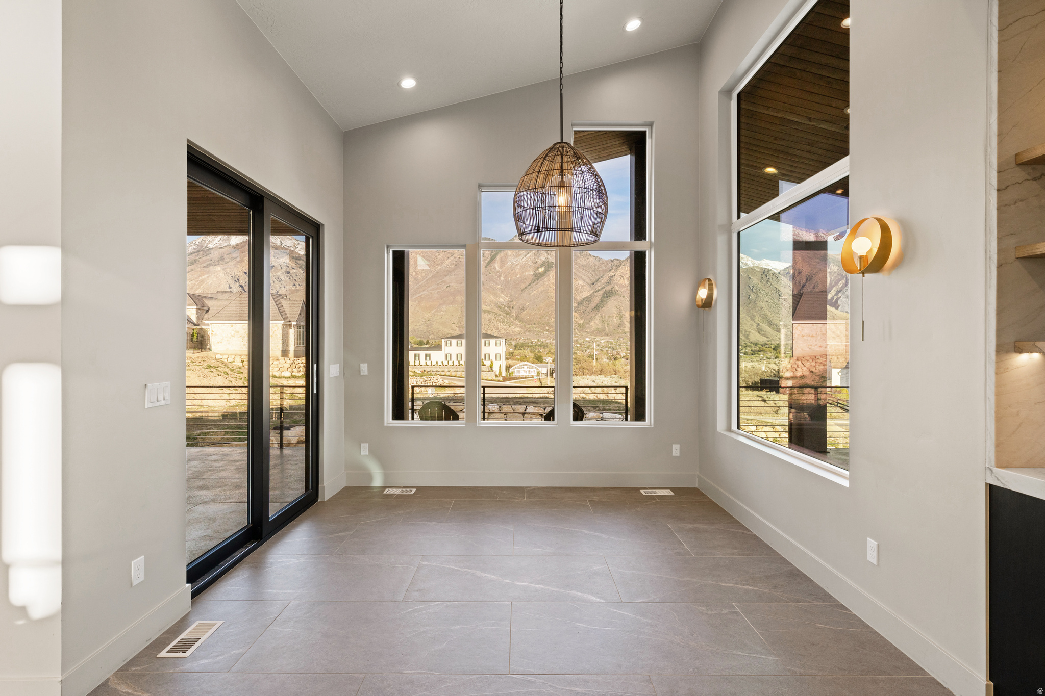 ALPINE VIEW - Residential