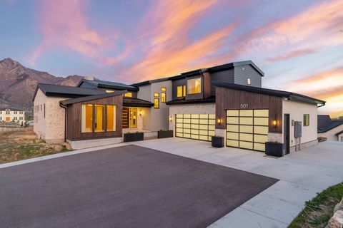 Photo of 501 W DEVEY DR, Alpine, UT 84004 (MLS # 2148761)
