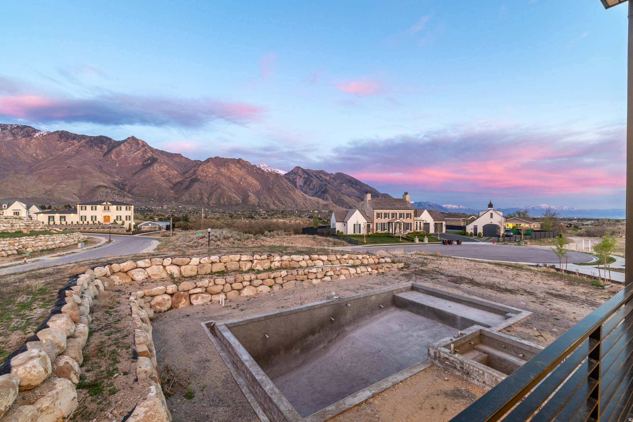 ALPINE VIEW - Residential