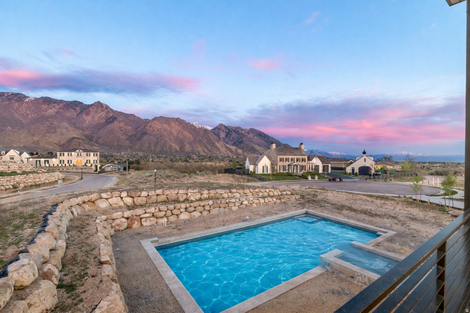 ALPINE VIEW - Residential