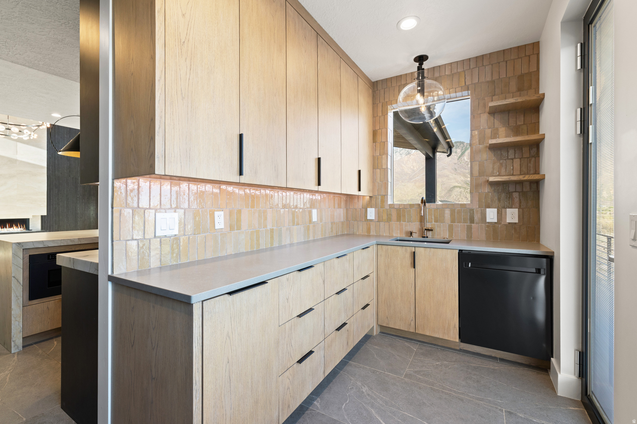 ALPINE VIEW - Residential