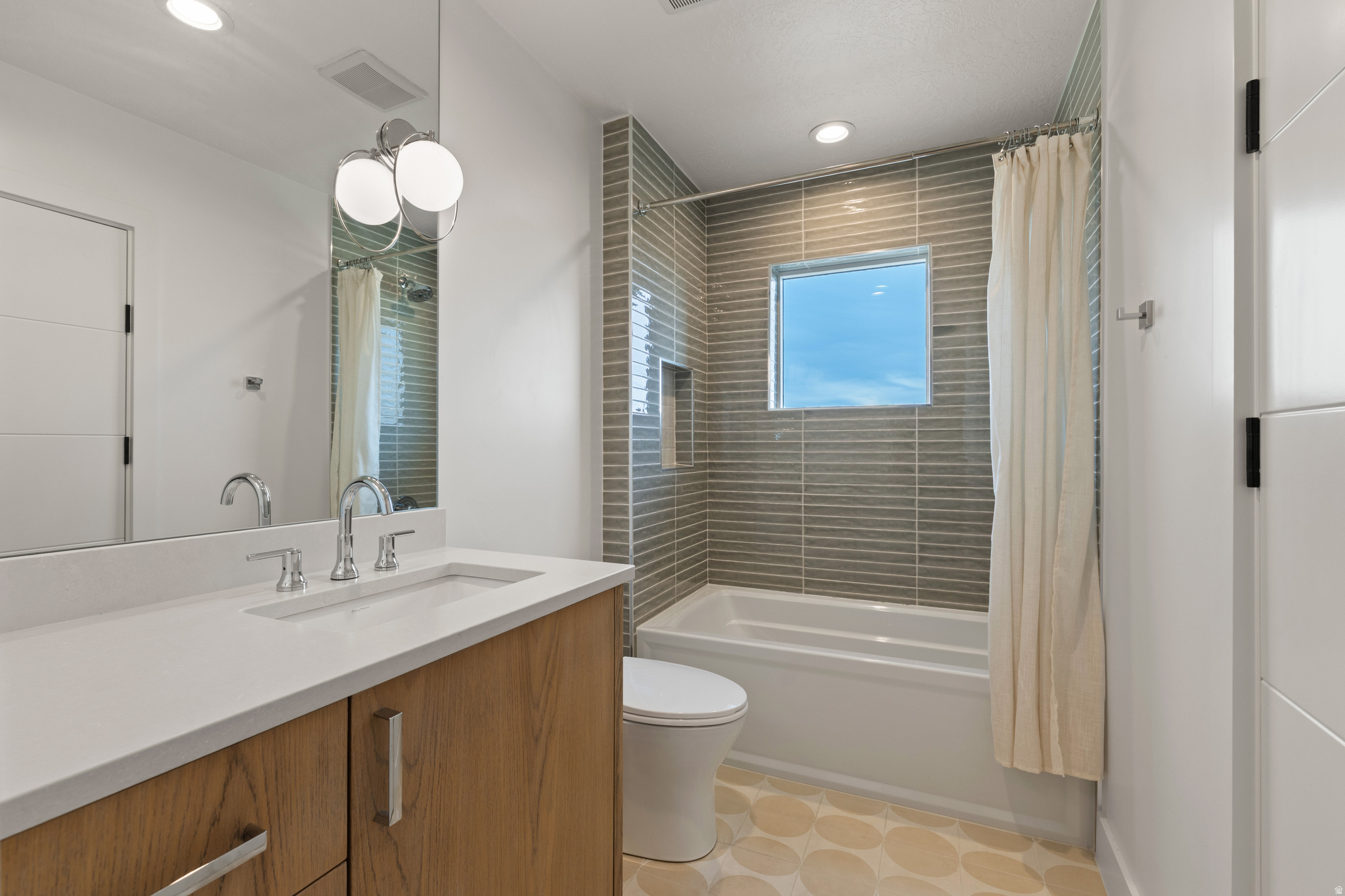 ALPINE VIEW - Residential