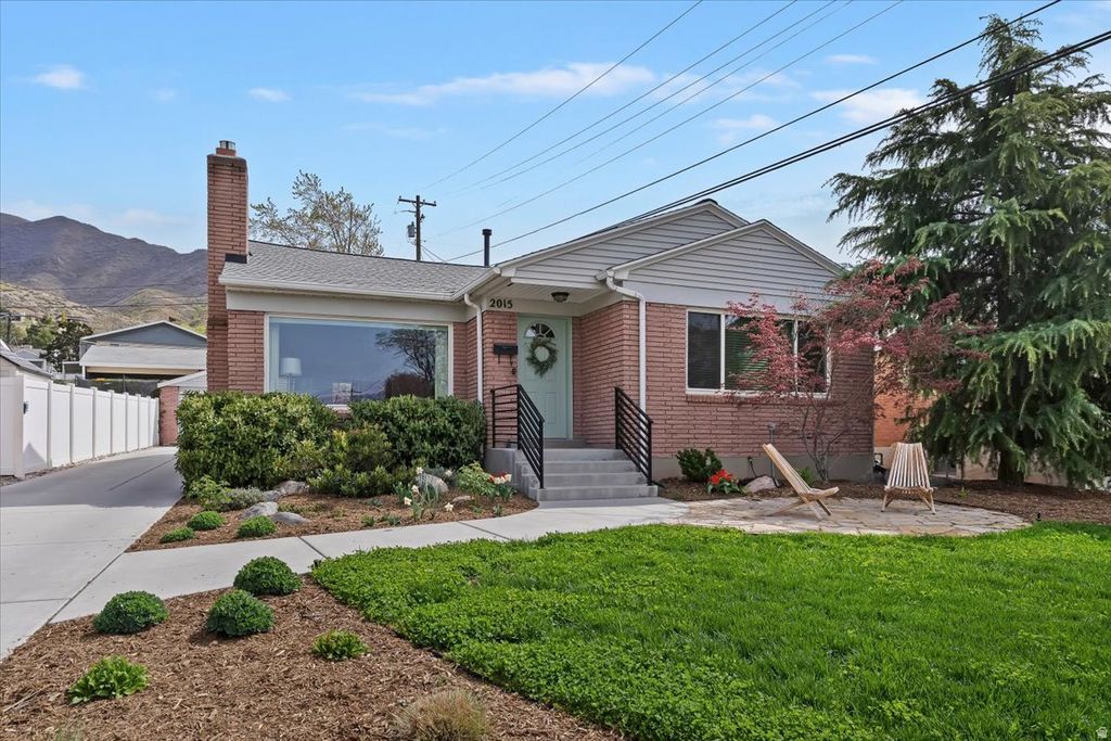 Photo of 2015 S LAURELHURST DR, Salt Lake City, UT 84108 (MLS # 2148318)