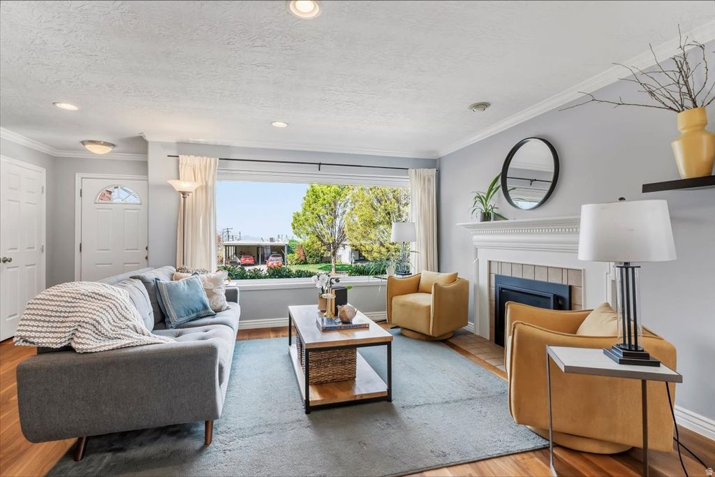 Photo of 2015 S LAURELHURST DR, Salt Lake City, UT 84108 (MLS # 2148318)