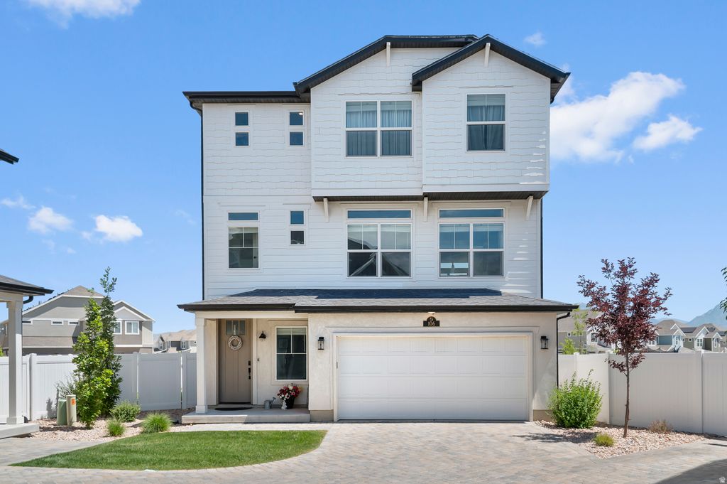 Photo of 106 E POLARIS DR, Saratoga Springs, UT 84045 (MLS # 2143241)