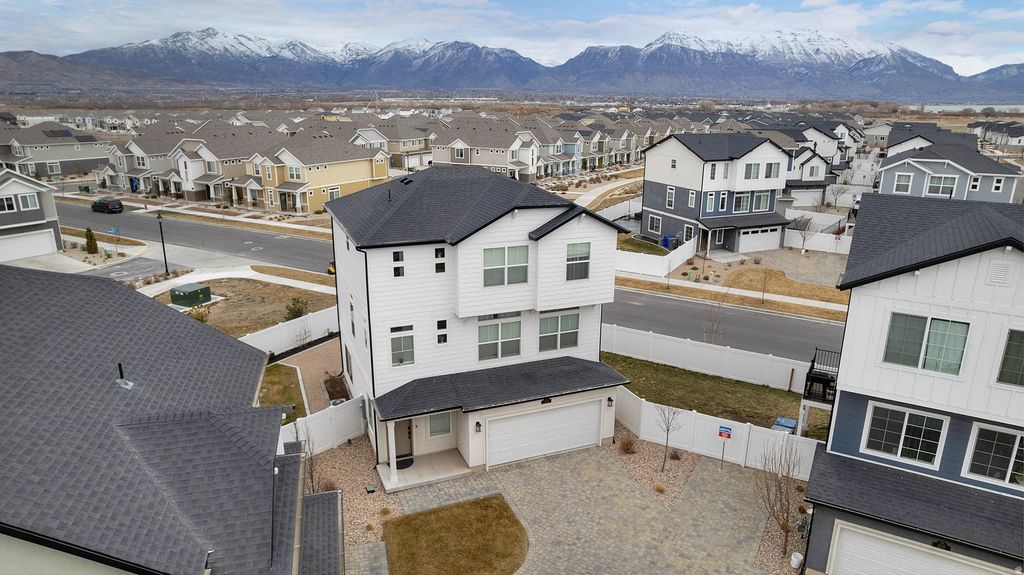 Photo of 106 E POLARIS DR, Saratoga Springs, UT 84045 (MLS # 2143241)