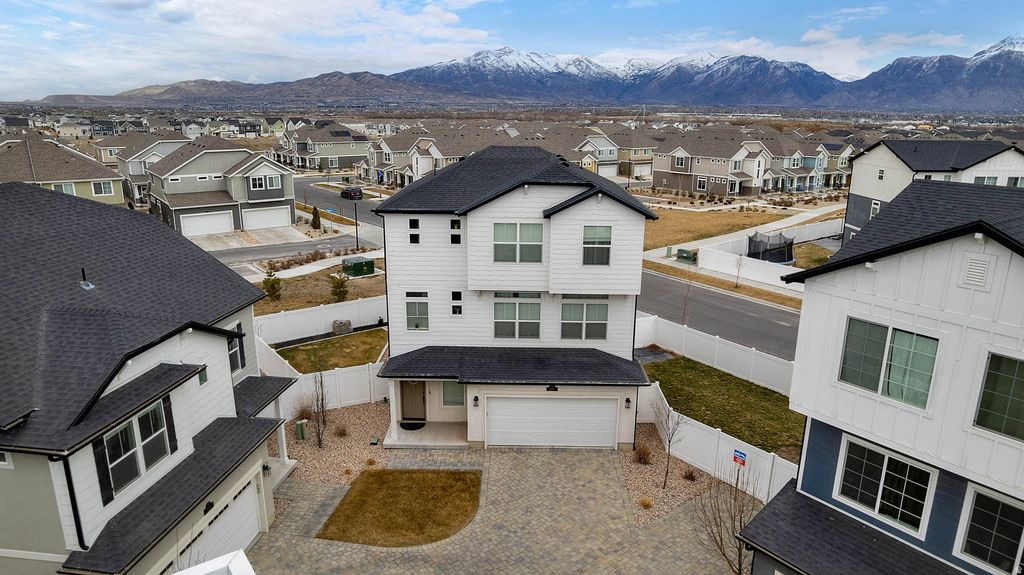 Photo of 106 E POLARIS DR, Saratoga Springs, UT 84045 (MLS # 2143241)