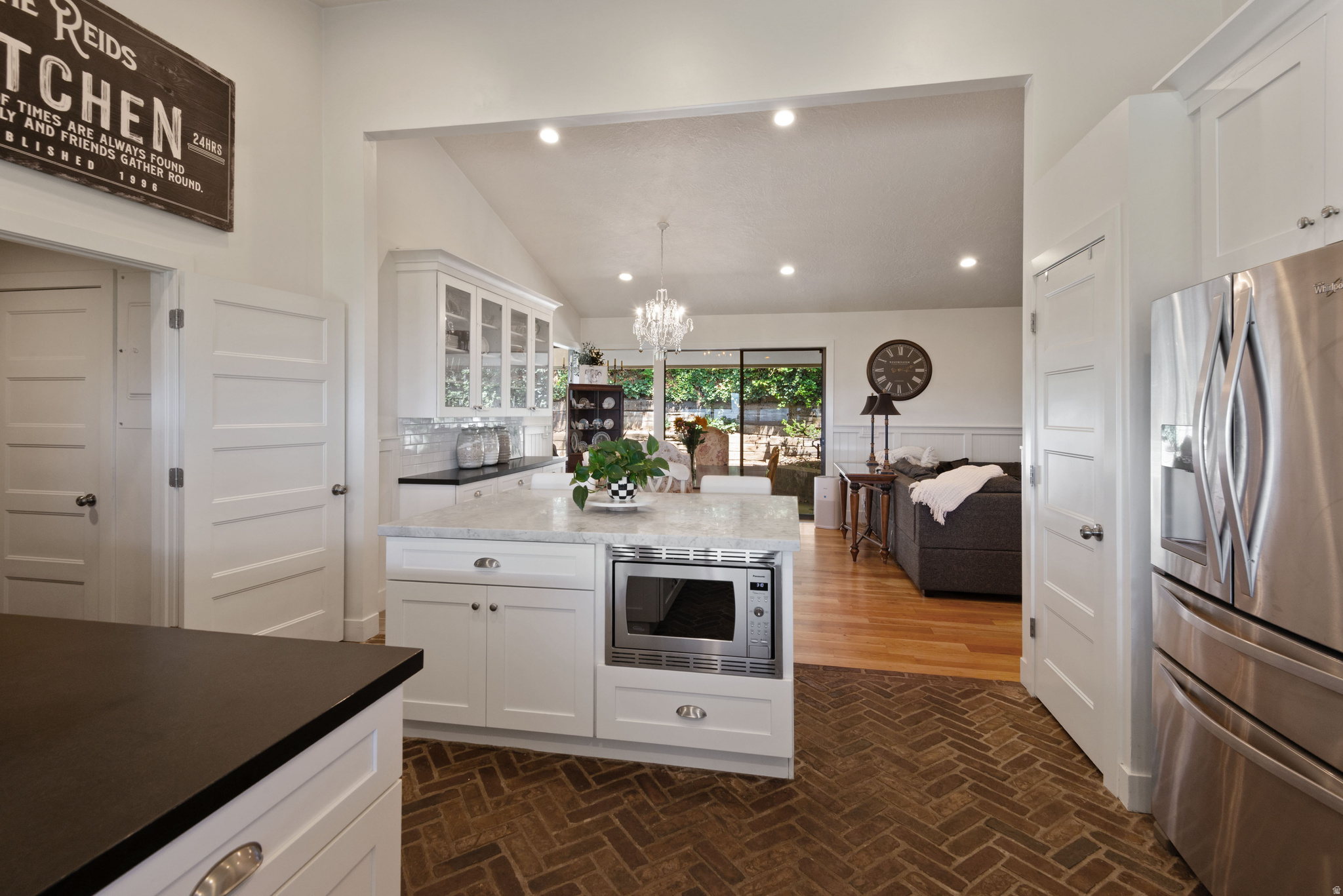 OAK HILLS - Residential