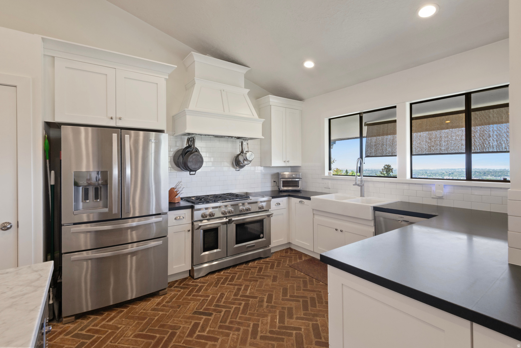 OAK HILLS - Residential