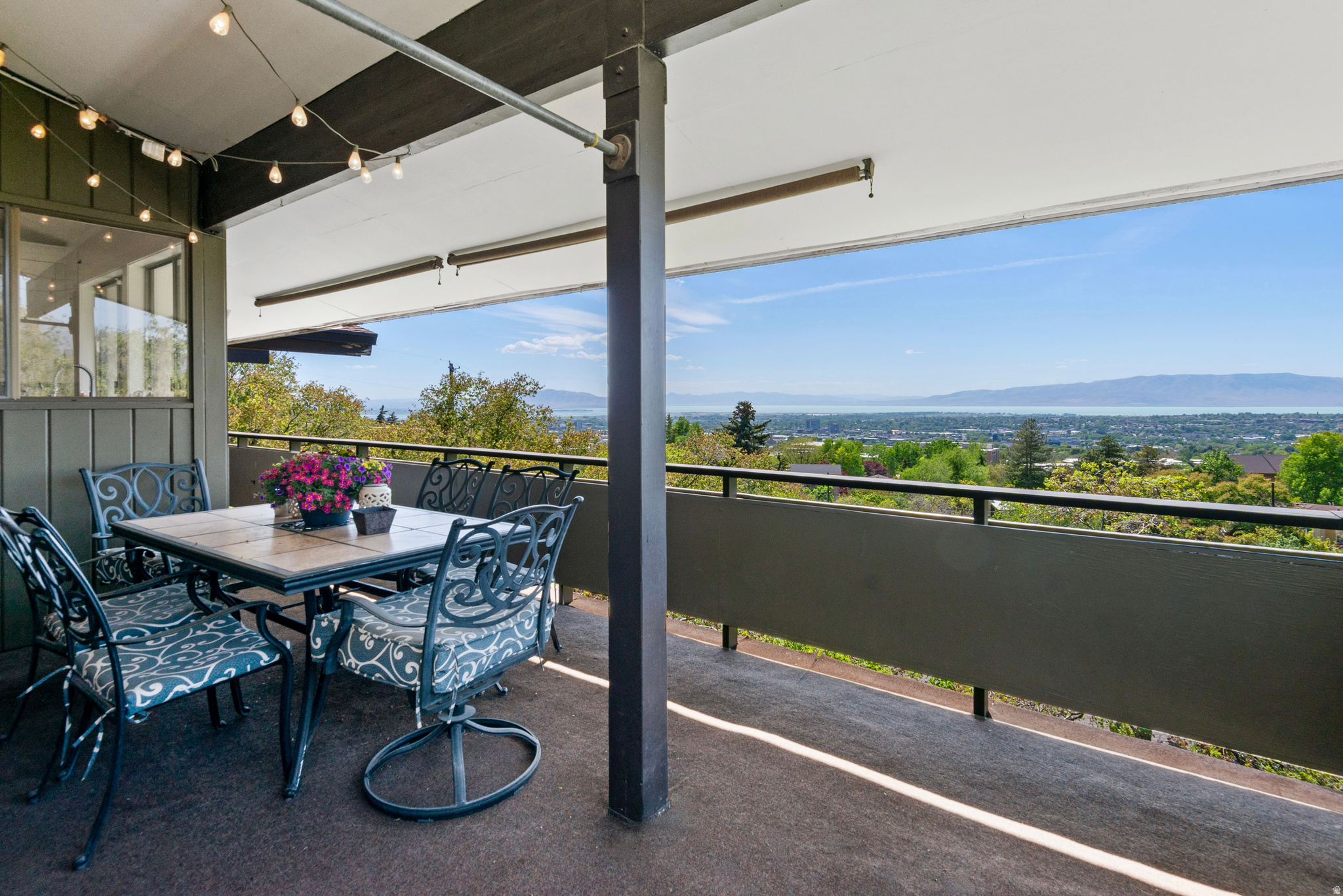 OAK HILLS - Residential