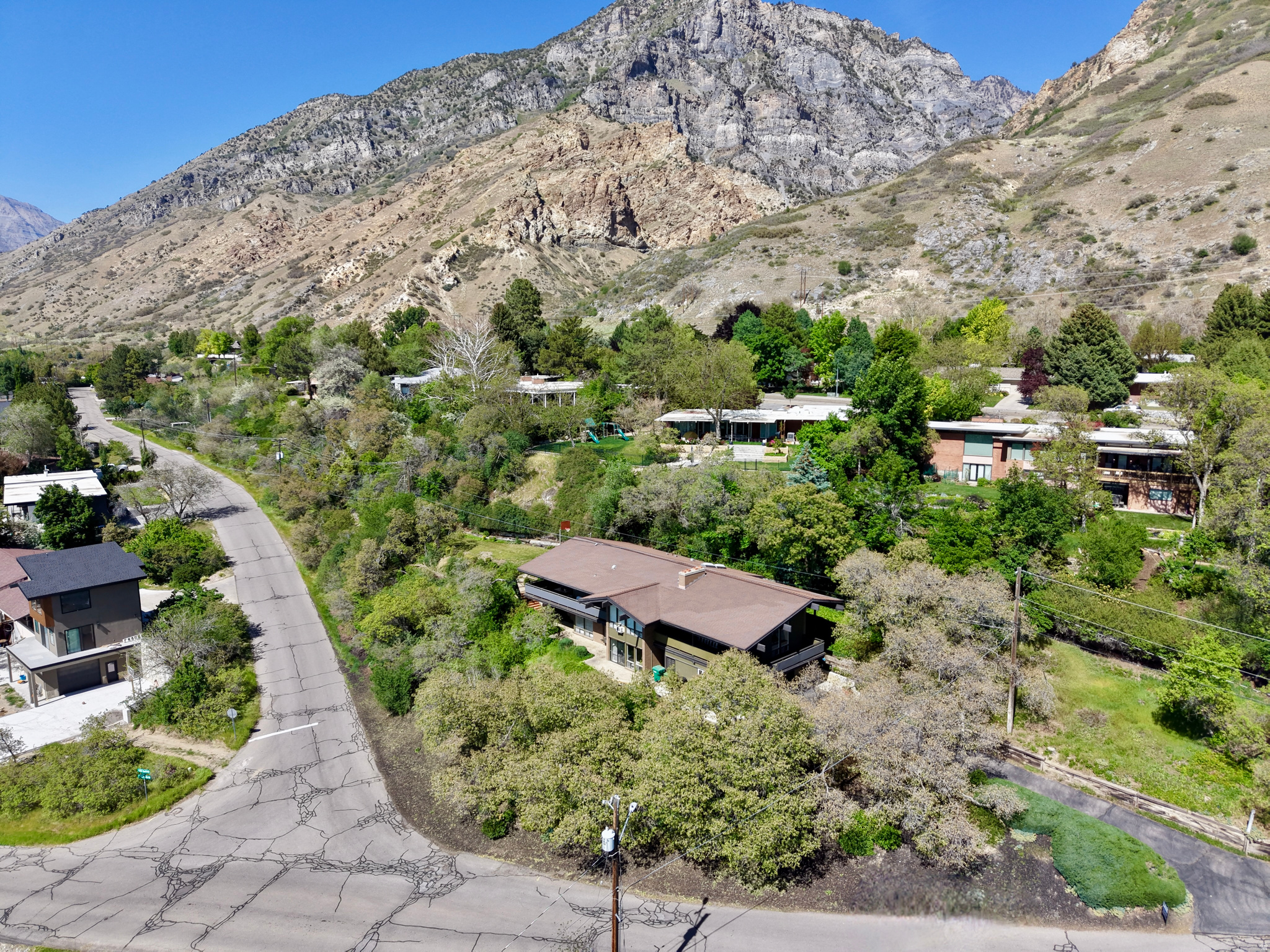 OAK HILLS - Residential