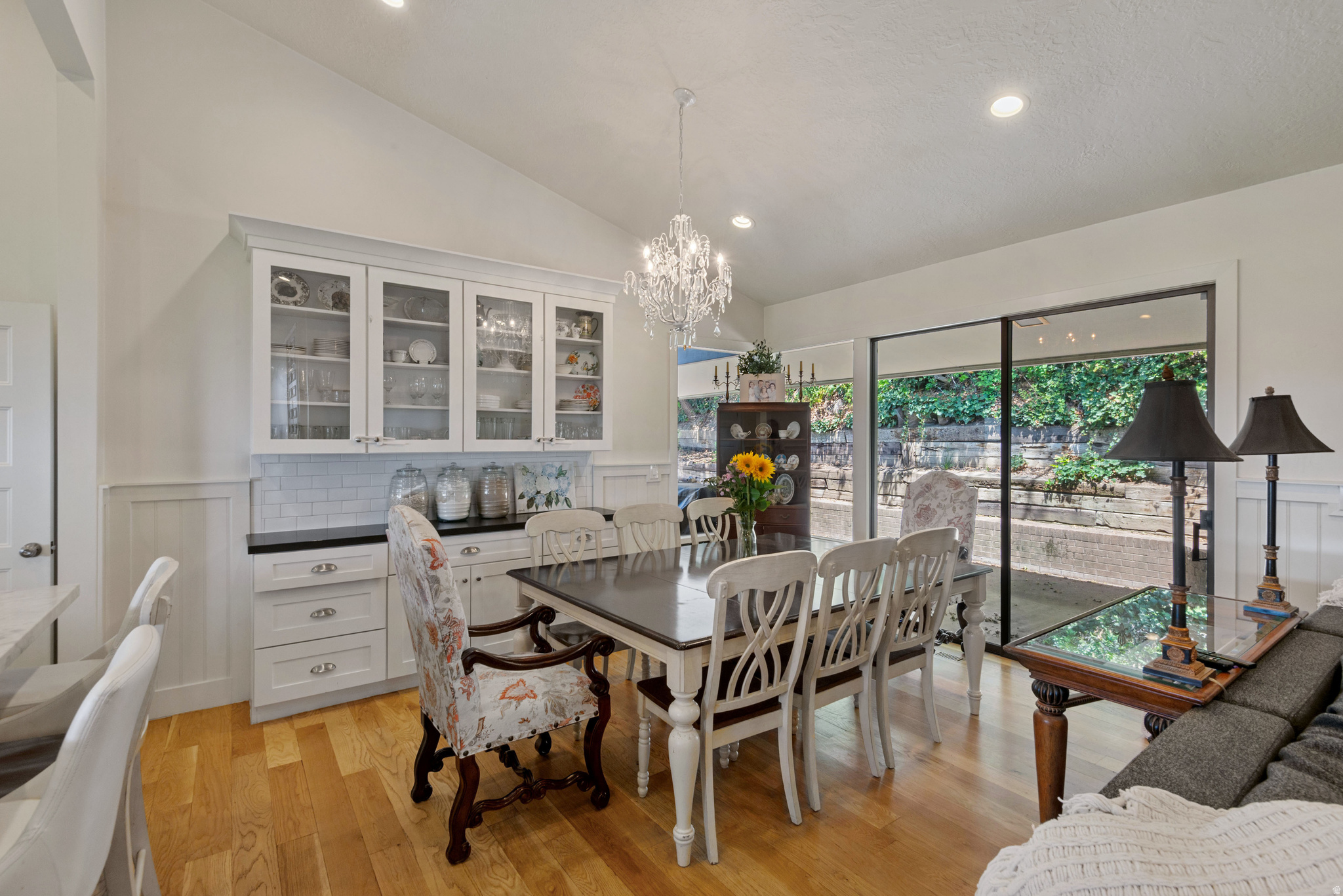 OAK HILLS - Residential