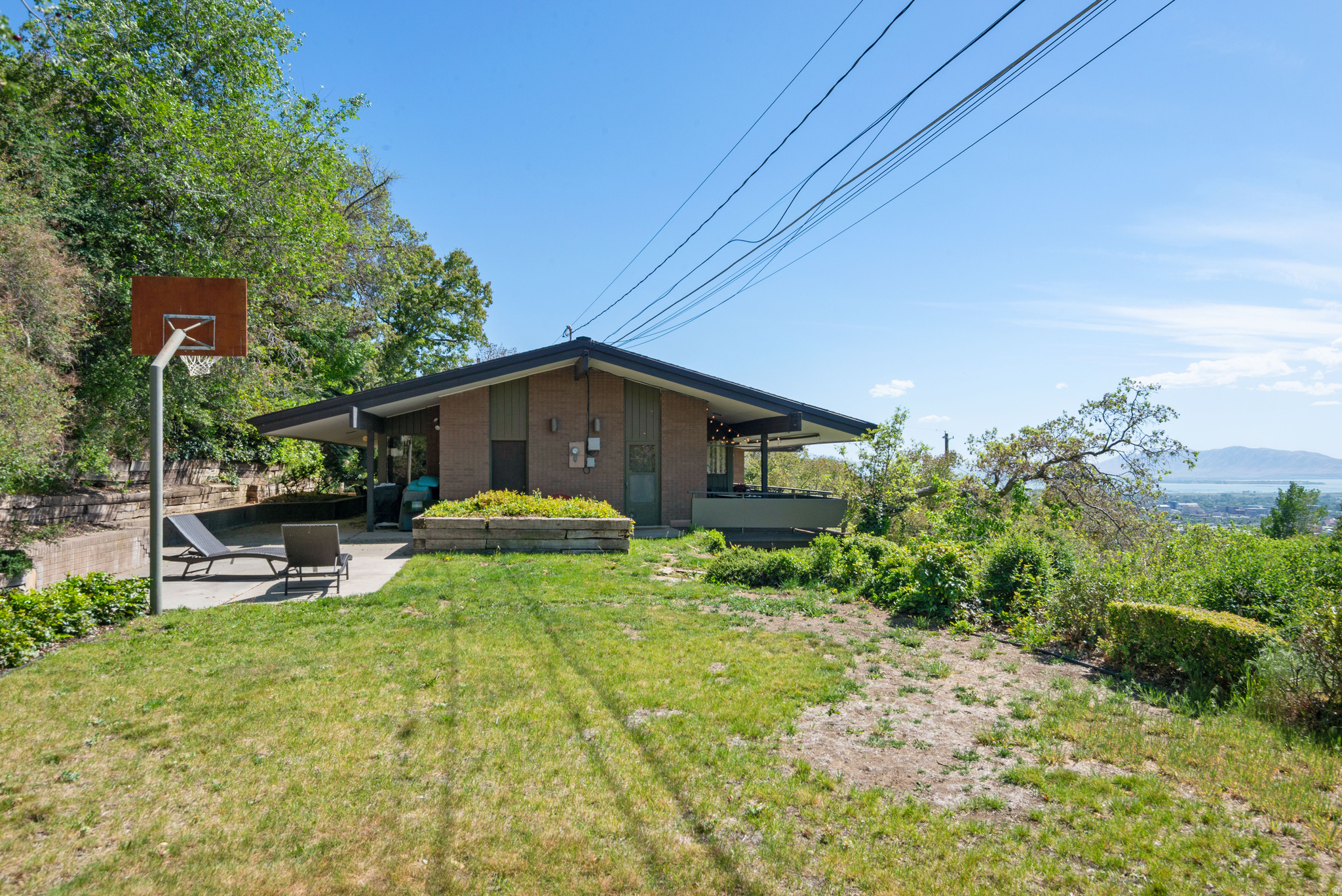 OAK HILLS - Residential