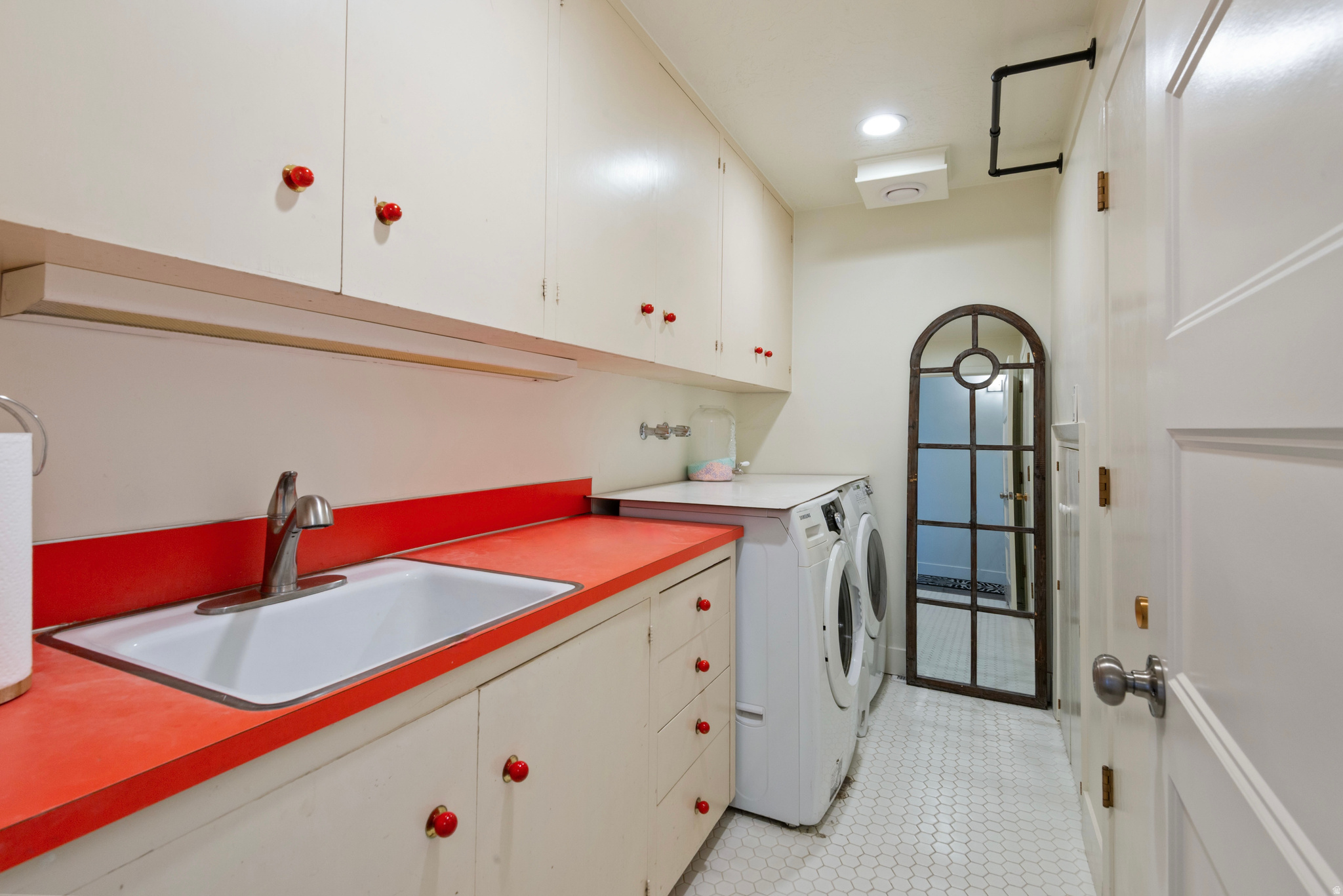 OAK HILLS - Residential